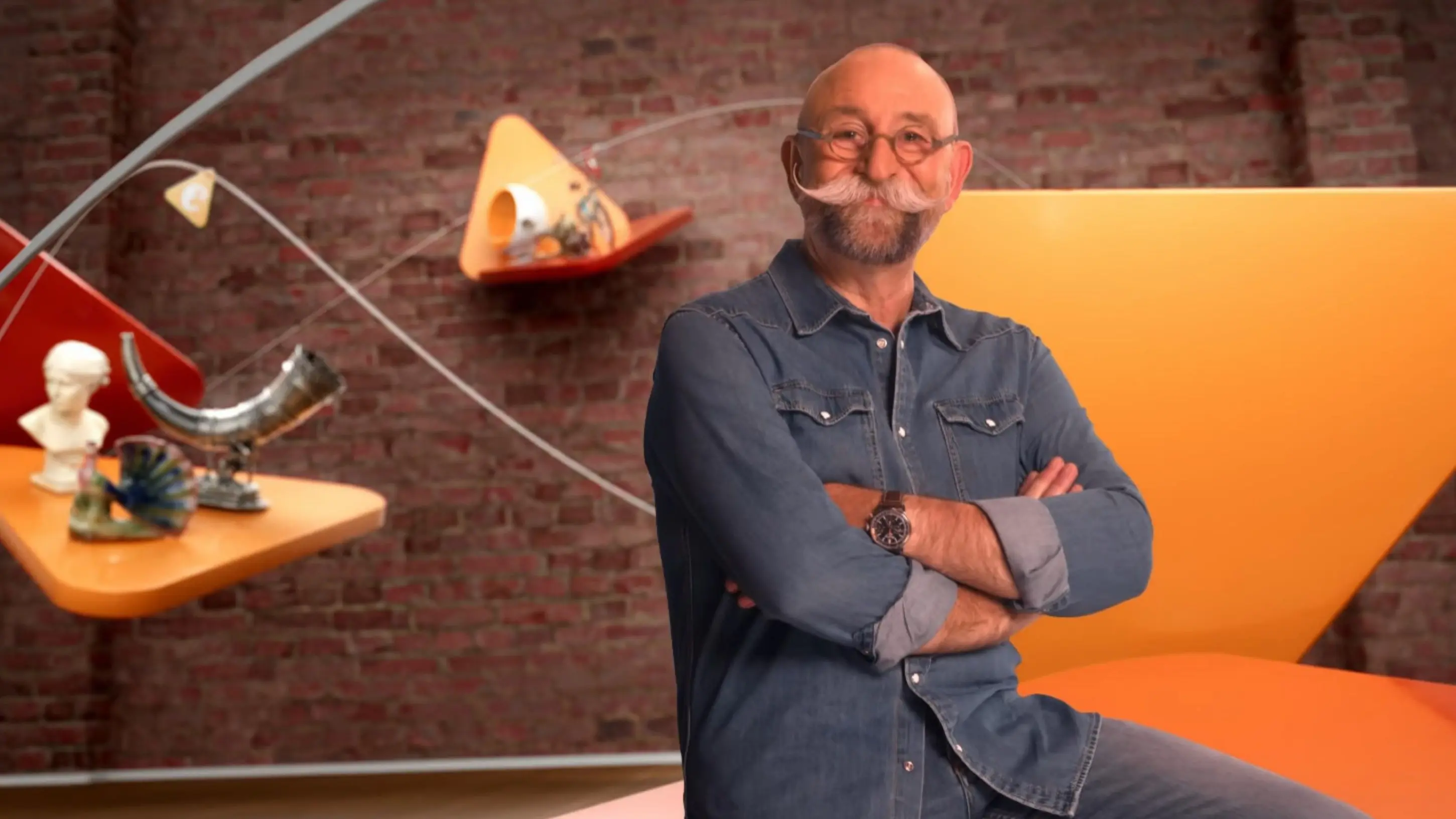 Das neue Intro von Bares für Rares ist viel moderner geworden.