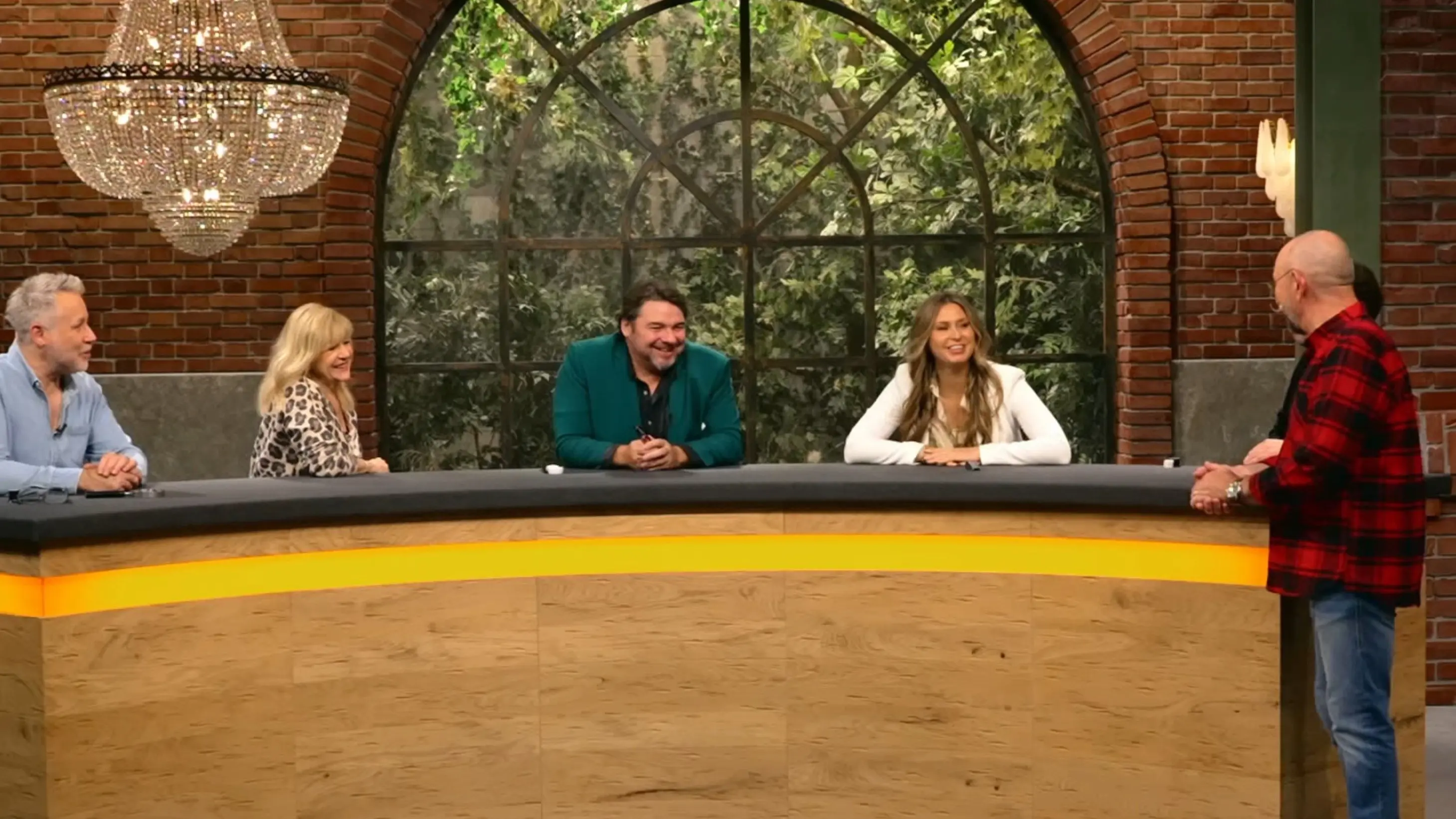 Die Händler freuen sich über das neue Ambiente im Händlerraum.