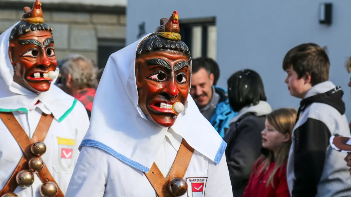 Die Rohrdorfer Eierknacker, hier auf einem Umzug. Jetzt laden sie zur Fleggafasnet.