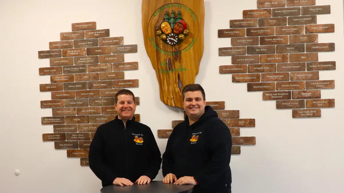 Zunftmeister Timo Holst (rechts) und Tobias Breitling, bei der Narrenzunft Sulz für die Öffentlichkeitsarbeit zuständig, machen sich Gedanken über die Entwicklung der Fasnet.