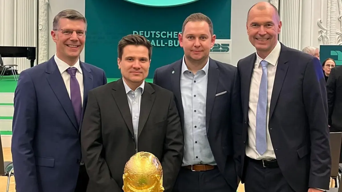 Waren in Leipzig bei der 125-Jahr-Feier des Deutschen Fußball-Bundes (DFB) mit dabei: Matthias Schöck (WFV-Präsident), Moritz Schweizer (Bezirk Donau/Iller), Dominik Schmid (Bezirk Nördlicher Schwarzwald ) und Frank Thumm (WFV-Geschäftsführer).
