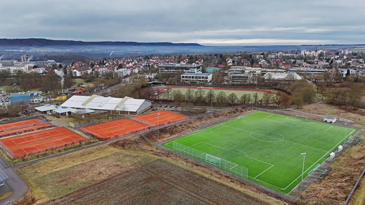 Schulzentrum Ost - Neue Freiluft-Sporthalle soll dort entstehen - Kunstrasenplatz Schenkensee - Tennisplätze - Kunstrasen - Freilufthalle - Freiluftsporthalle