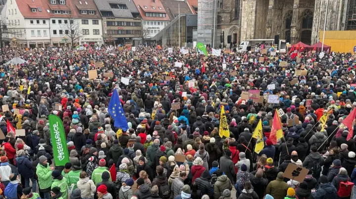 Über 10.000 Menschen auf dem Münsterplatz – so lief die Demo ab