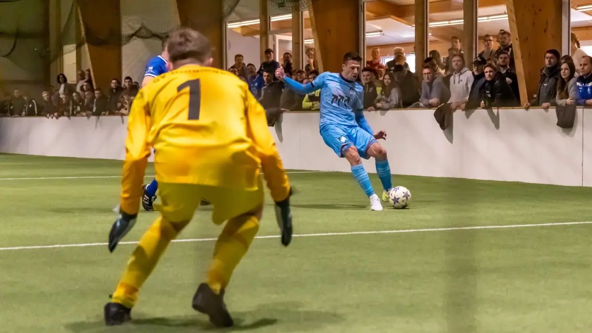 Oxx-Cup des SV Ringingen 2025 FC Hüttisheim Marco Hahn beim Schuss