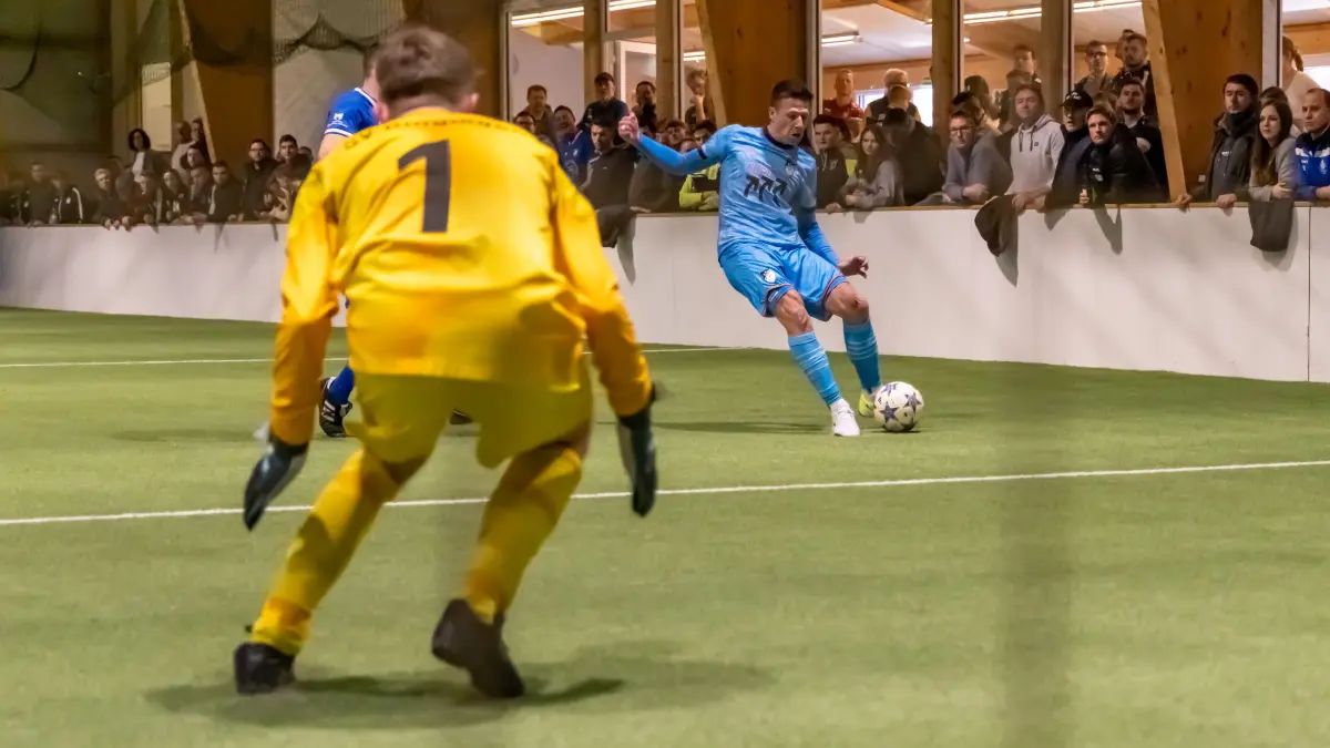 Oxx-Cup des SV Ringingen 2025 FC Hüttisheim Marco Hahn beim Schuss