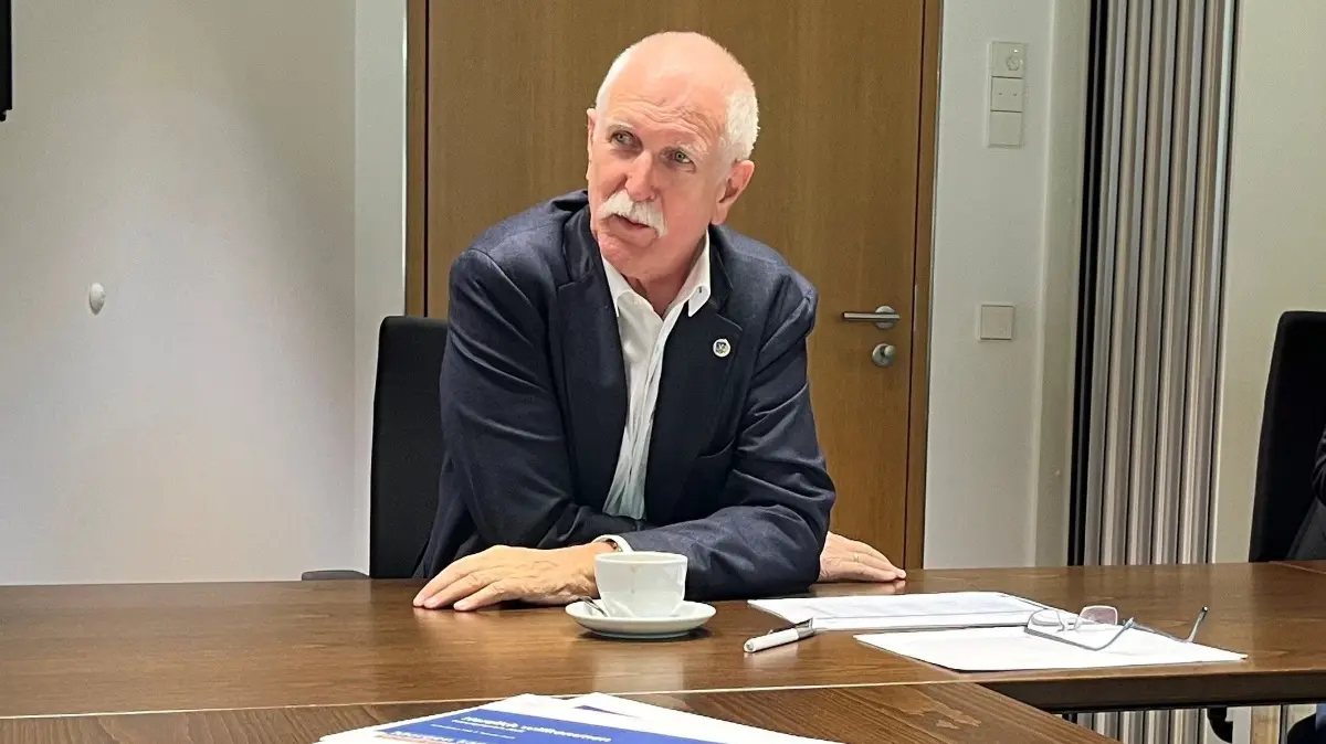 Vorstandvorsitzender Eberhard Spies sieht die Wachstumsstrategie der Volksbank bestätigt.