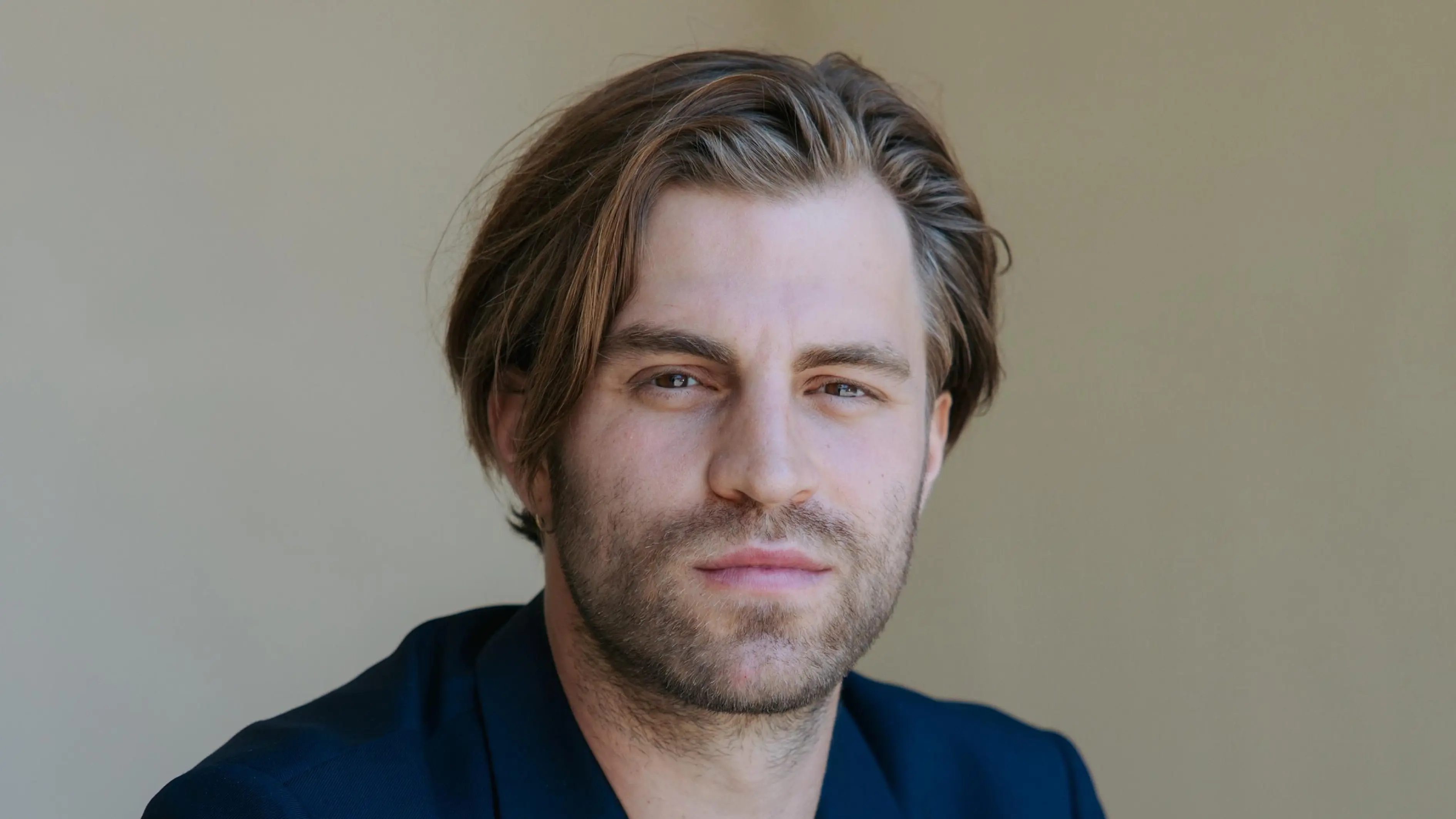 Der neue GZSZ-Serienstar Julian Kaltenbach (Onno Buß) hatte keine leichte Kindheit.