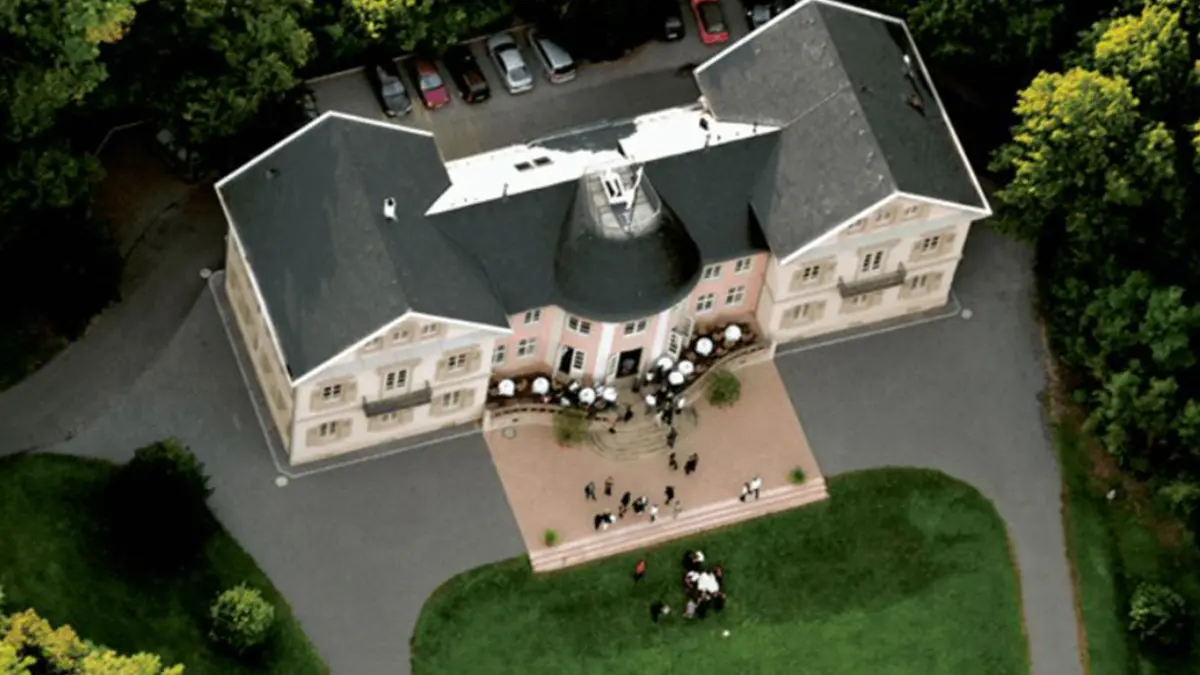 Herrlich gelegen, trefflich saniert und umgebaut - und gemanagt von einem Förderverein: Die Hechinger Villa Eugenia, beliebt beonders bei Kunstfreunden und Hochzeitspaaren.