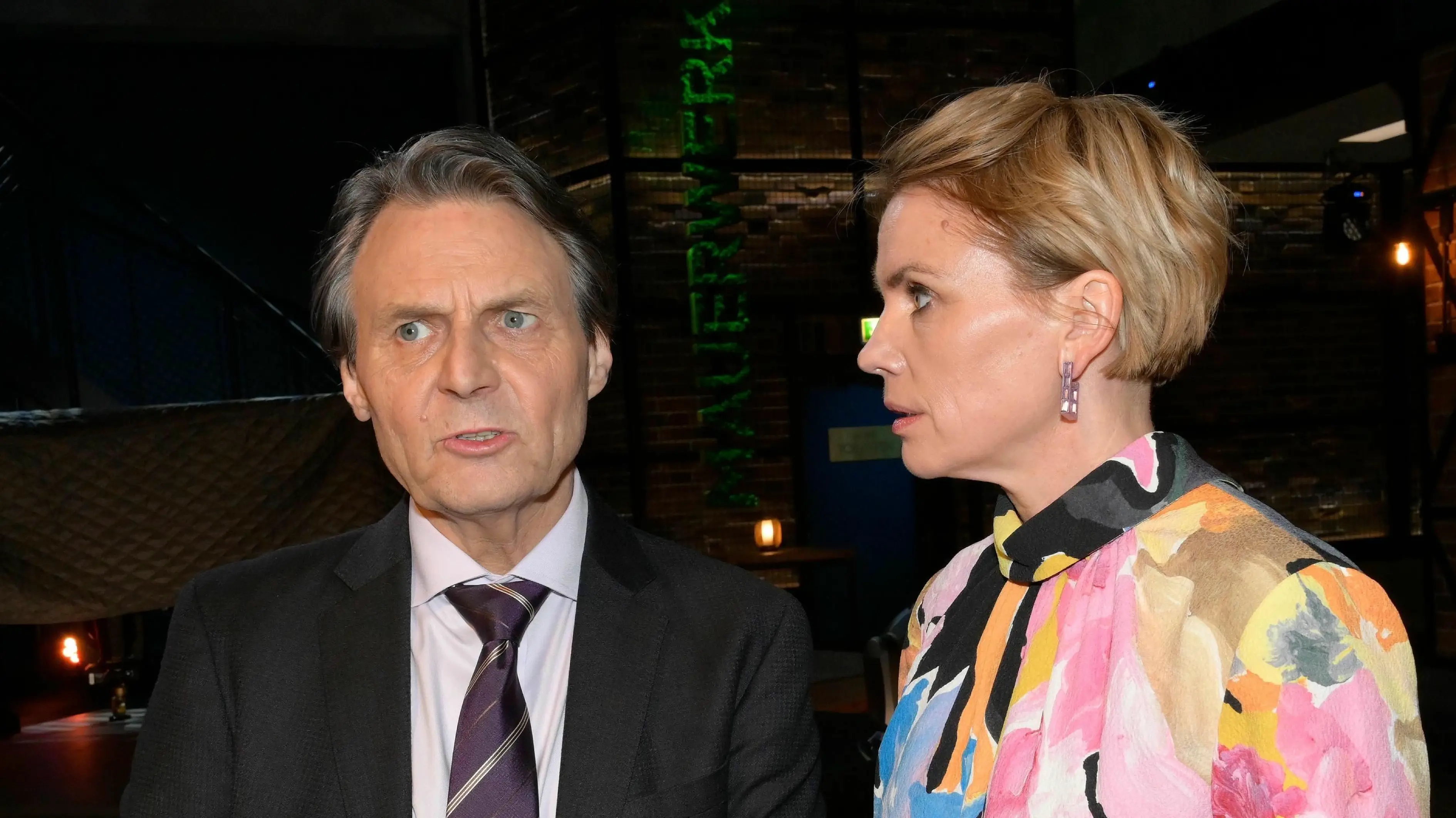 Jo Gerner (Wolfgang Bahro) geht es immer schlechter. Yvonne (Gisa Zach) macht sich große Sorgen um ihren Mann.