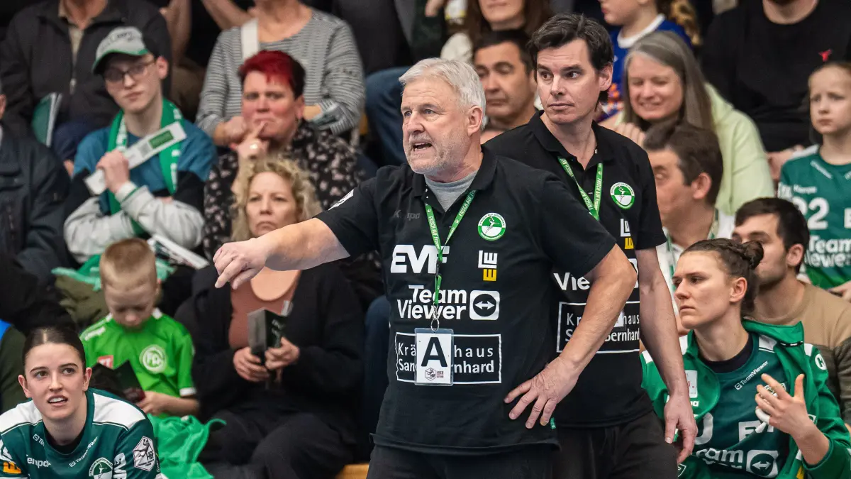 Frisch Auf Goeppingen vs. TuS Metzingen, Handball, 1. Bundesliga, Spielzeit 2024/2025, 08.02.2025: Gerhard Rohr, Co-Trainer (Frisch Auf Frauen) und Nico Kiener, Cheftrainer (Frisch Auf Frauen), Frisch Auf Goeppingen vs. TuS Metzingen, Handball, 1. Bundesliga, Spielzeit 2024/2025, 08.02.2025
Foto: EIBNER/Michael Schmidt