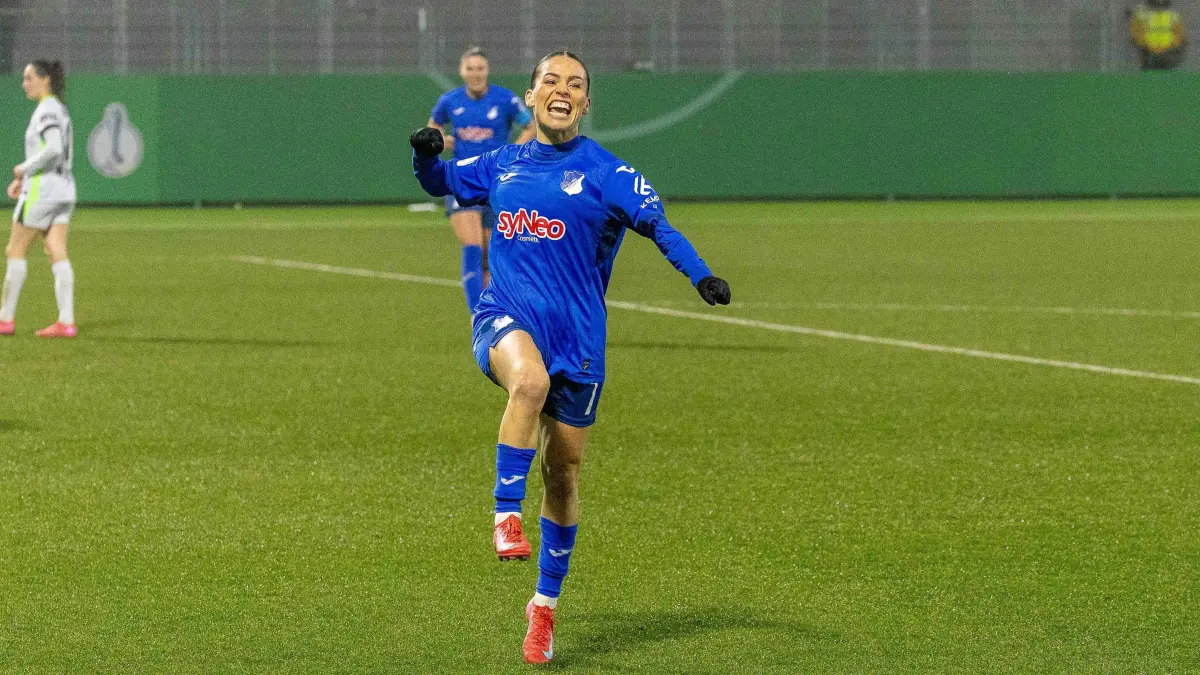 TSG 1899 Hoffenheim vs. VfL Wolfsburg, Fussball, DFB Pokal, DFB Pokal Frauen, Viertelfinale, Saison 2024/2025, 12.02.2025: Ereleta Memeti TSG 1899 Hoffenheim Frauen, 07, Tor, Torjubel, Jubel, Emotionen, TSG 1899 Hoffenheim vs. VfL Wolfsburg, Fussball, DFB Pokal, DFB Pokal Frauen, Viertelfinale, Saison 2024/2025, 12.02.2025 DFB regulations prohibit any use of photographs as image sequences and/or quasi-video TSG 1899 Hoffenheim vs. VfL Wolfsburg, Fussball, DFB Pokal, DFB Pokal Frauen, Viertelfinale, Saison 2024/2025, 12.02.2025 Hoffenheim *** Ereleta Memeti TSG 1899 Hoffenheim Women, 07 , Goal, Goal celebration, Cheering, Emotions, TSG 1899 Hoffenheim vs VfL Wolfsburg, Football, DFB Pokal, DFB Pokal Women, Quarterfinals, Season 2024 2025, 12 02 2025 DFB regulations prohibit any use of photographs as image sequences and or quasi video TSG 1899 Hoffenheim vs VfL Wolfsburg, Fu?ball, DFB Pokal, DFB Pokal Frauen, Viertelfinale, Saison 2024 2025, 12 02 2025 Hoffenheim Copyright: xEibner-Pressefotox EP_LCW