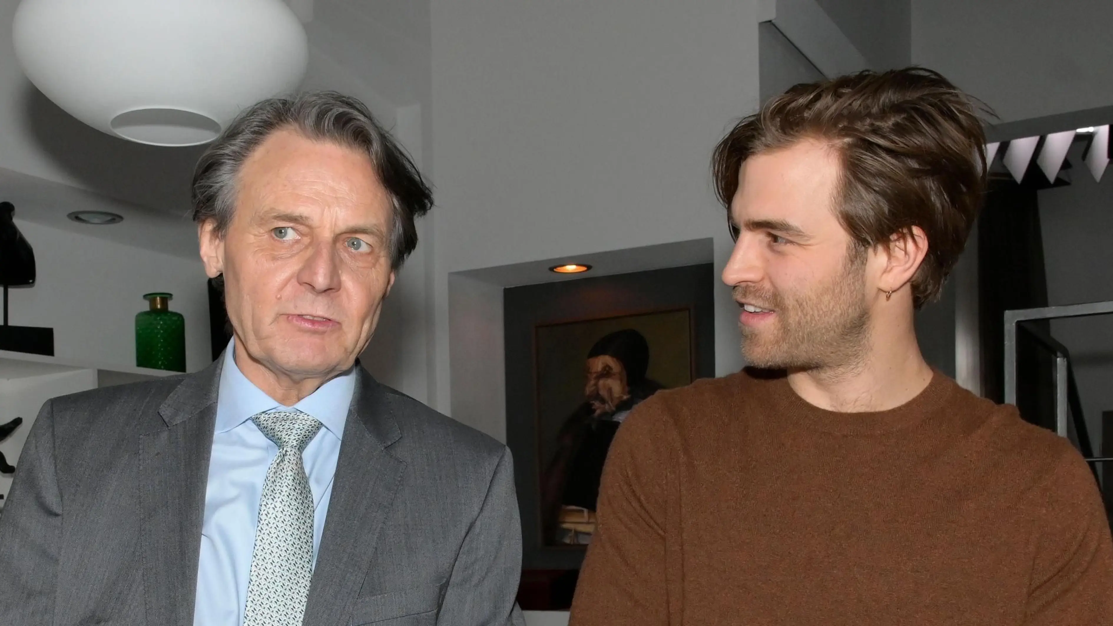 Jo Gerner (Wolfgang Bahro) und sein Sohn Julian (Onno Buß) lernen sich besser kennen.