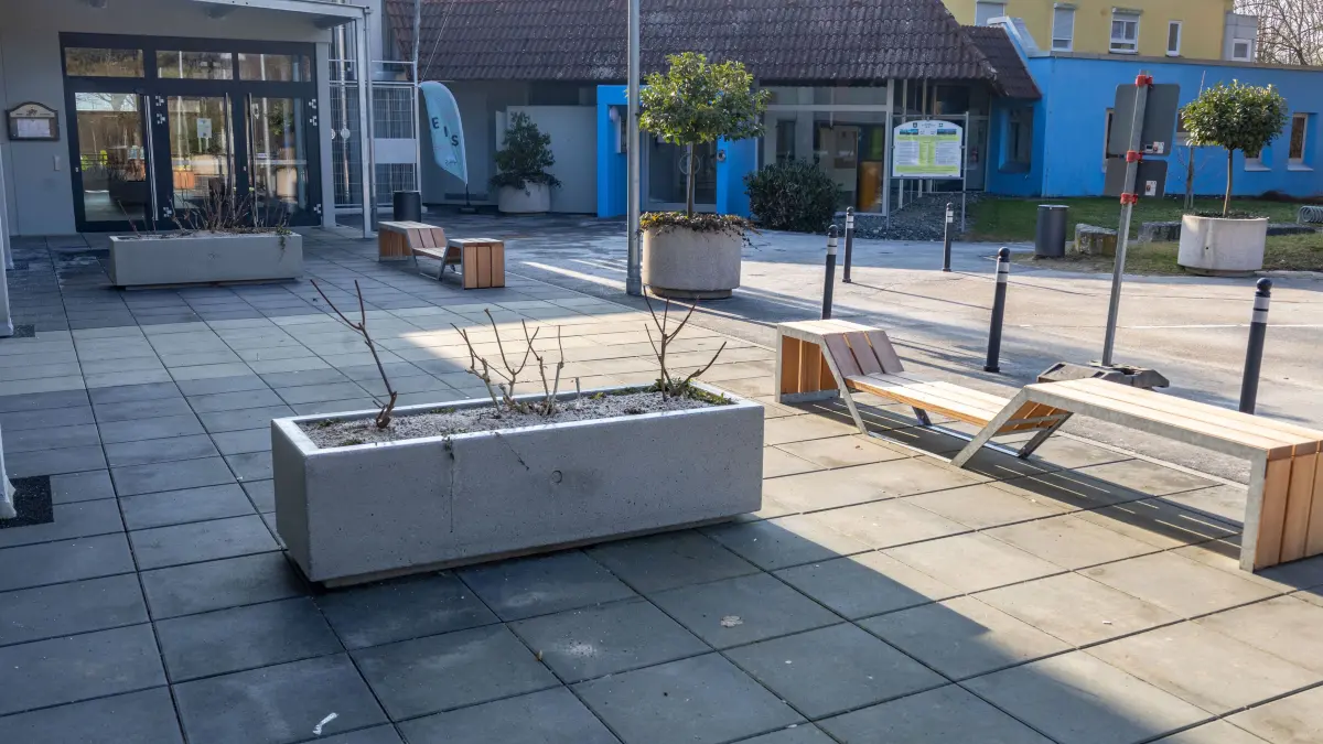 Heiningen Voralbhalle neuer Eingangsbreich