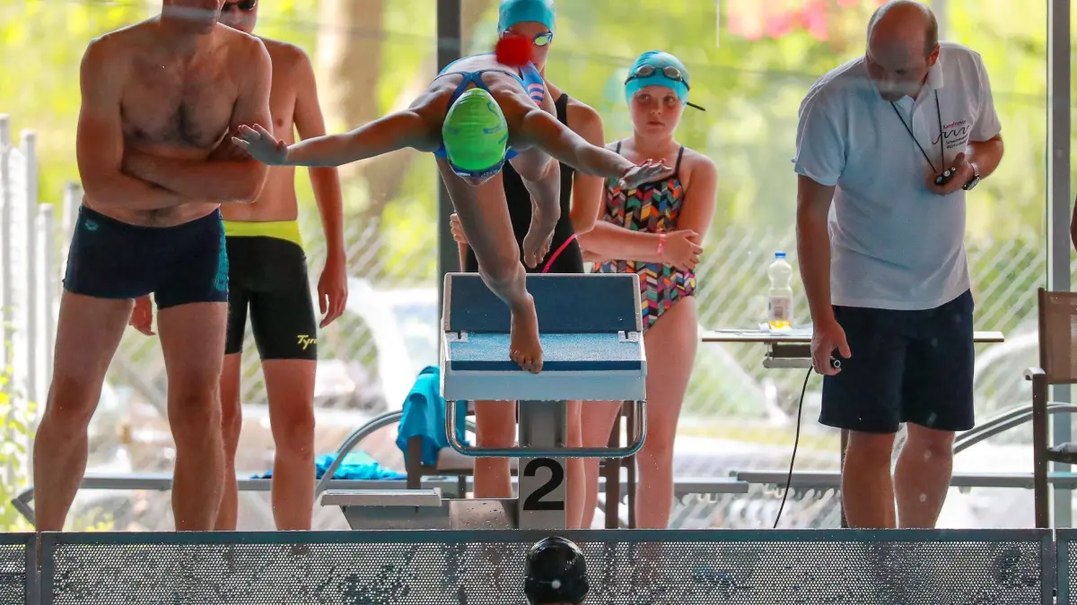 Schwimmen Württemberg-Cup 2022 in Schwäbisch Hall Schenkenseebad Halle: Schwimmen Württemberg-Cup 2022 in Schwäbisch Hall Schenkenseebad Halle