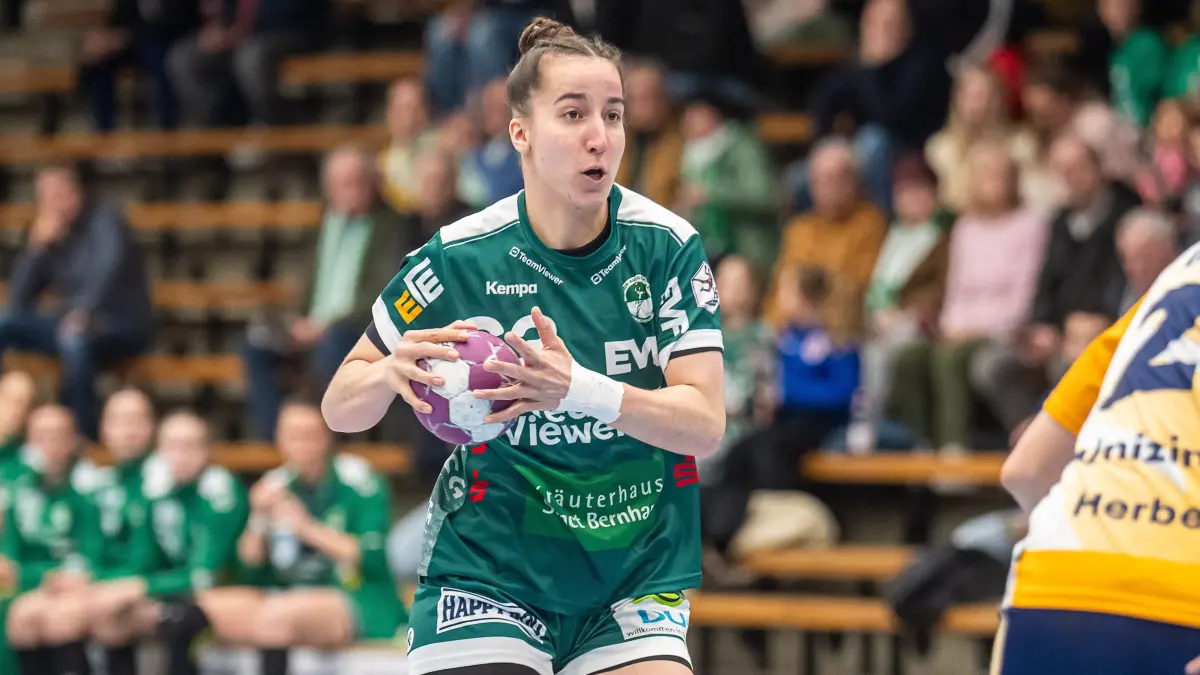Frisch Auf Goeppingen vs. HSG Bensheim/Auerbach, Handball, 1. Bundesliga, Spielzeit 2024/2025, 19.02.2025: Stephanie Elies (Frisch Auf Frauen, #63) am Ball, Frisch Auf Goeppingen vs. HSG Bensheim/Auerbach, Handball, 1. Bundesliga, Spielzeit 2024/2025, 19.02.2025
Foto: EIBNER/Michael Schmidt