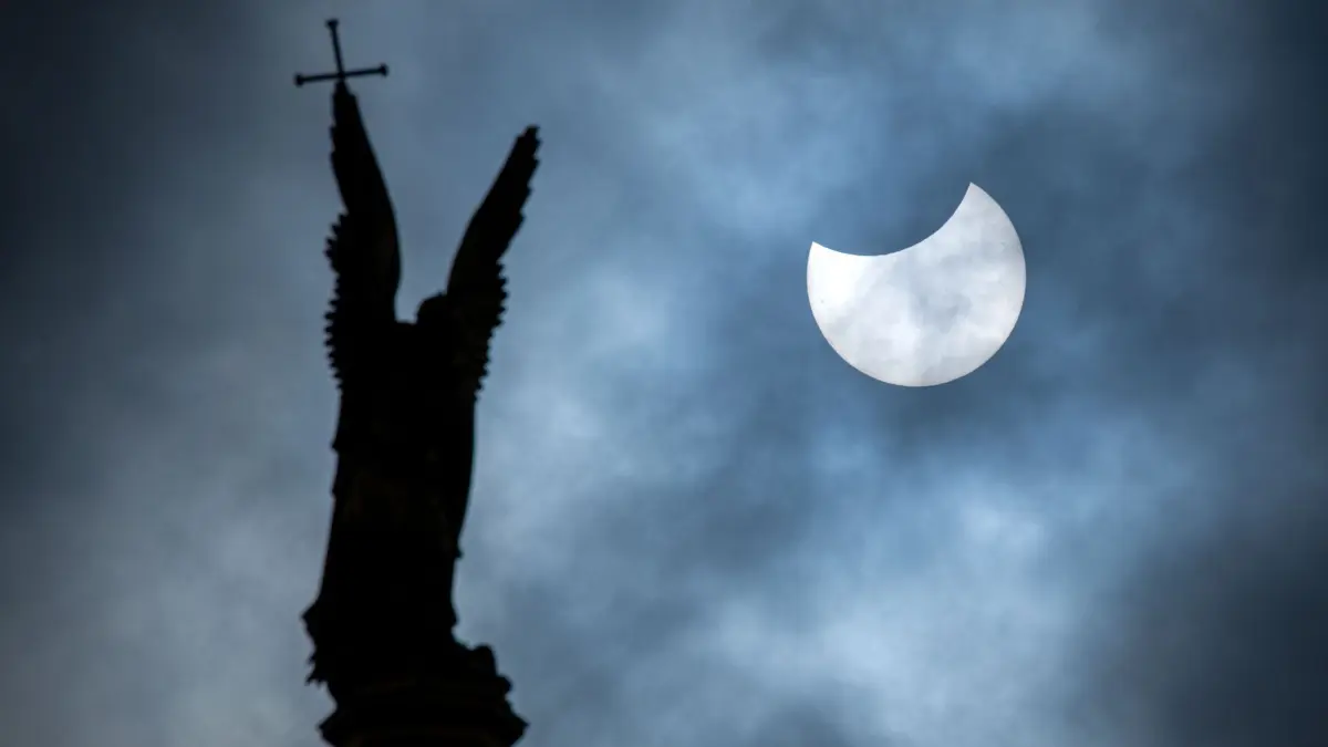 Partielle Sonnenfinsternis - Schwerin