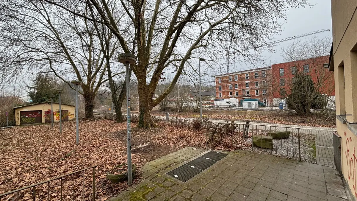 Bahnhof Schwäbisch Hall. Die Unterführung unter den Gleisen hindurch kann nun doch nicht 2026 gebaut werden.