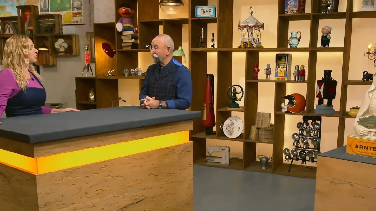 Expertin Annika Raßbach ist noch ganz frisch bei Bares für Rares. Heute hatte sie ihre zweite Expertise.