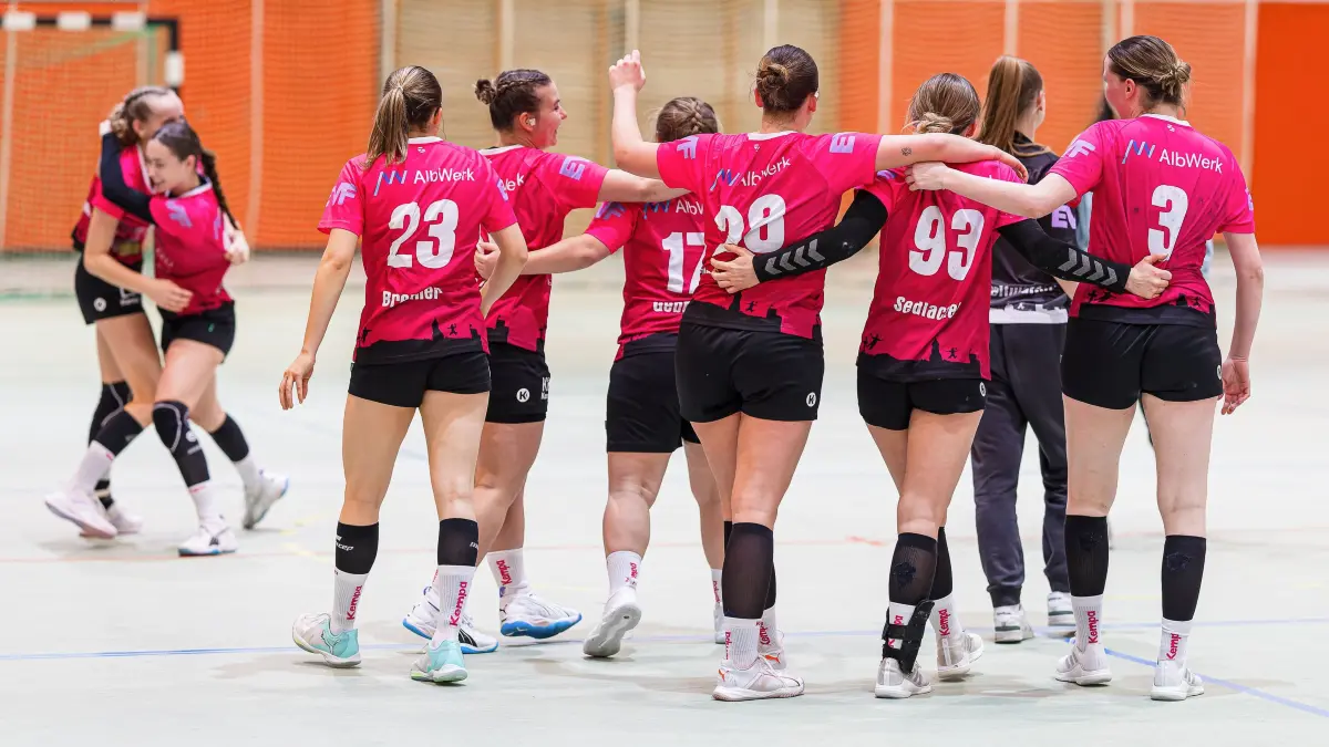 Handball Frauen Bezirksoberliga: Handball Frauen Bezirksoberliga; FSG Altenstadt/Geislingen - TSV Heiningen 1892 II;
Meisterjubel bei der FSG Altenstadt/Geislingen;
22.02.2025; Michelberghalle, Geislingen.
Foto: Thomas Madel