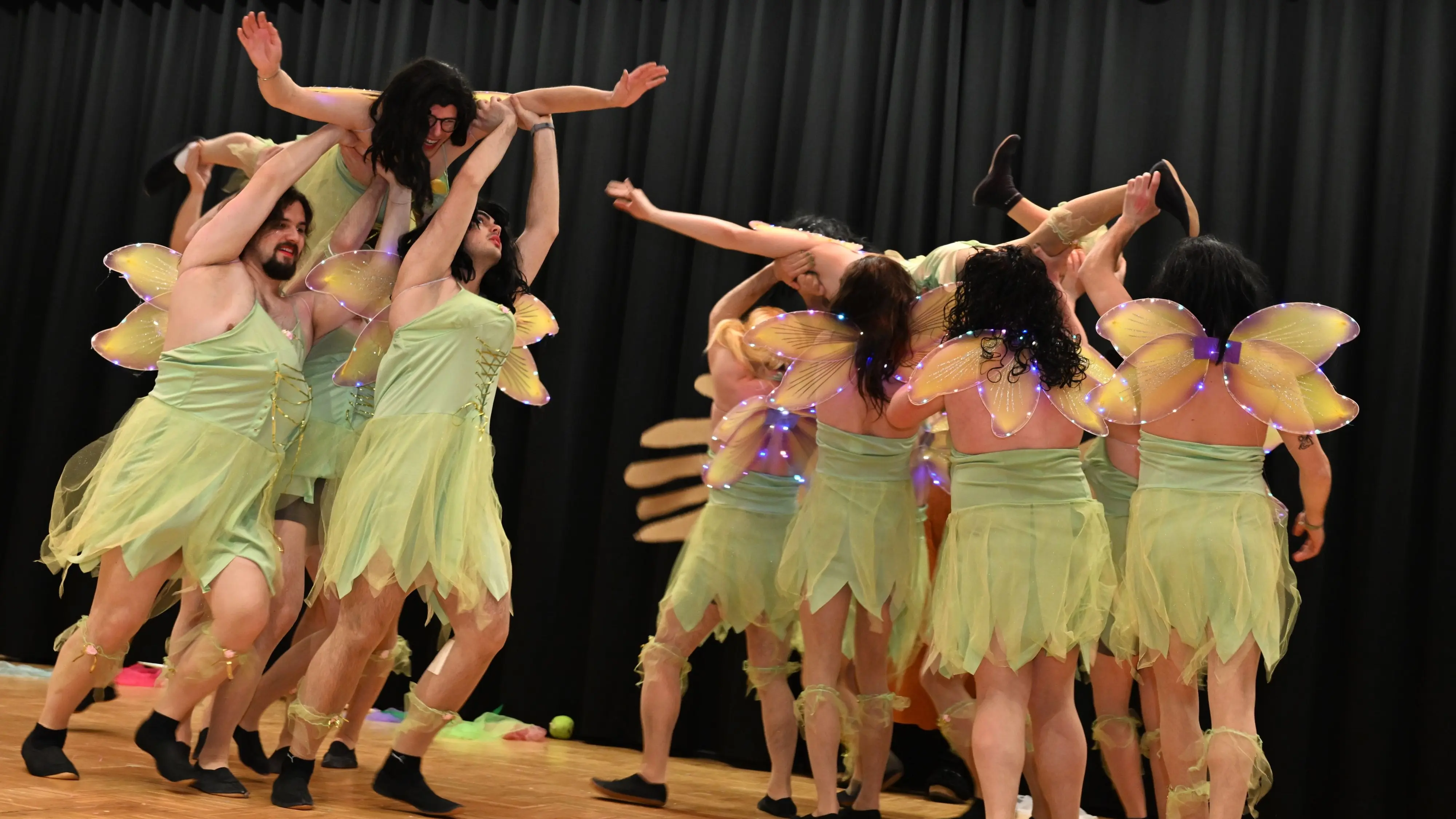 Ball in Kirchen: Kilichheimer schaffen Hand in Hand | swp.de