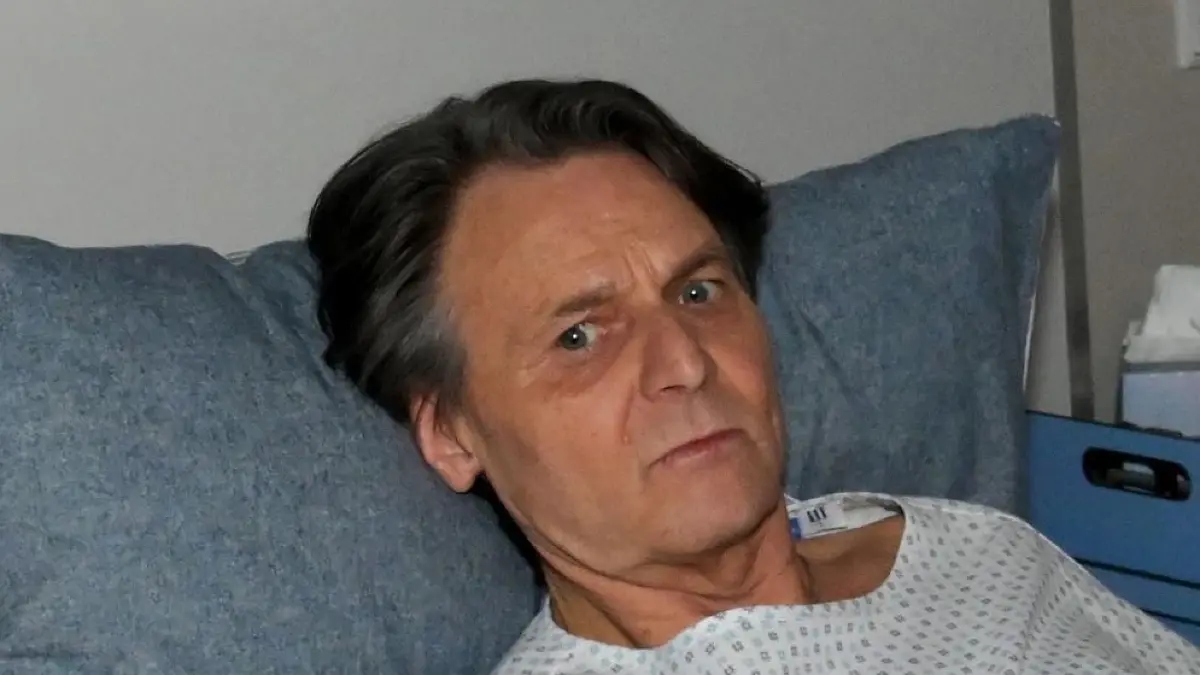 GZSZ-Serienliebling Jo Gerner (Wolfgang Bahro) erhält eine schlechte Nachricht.