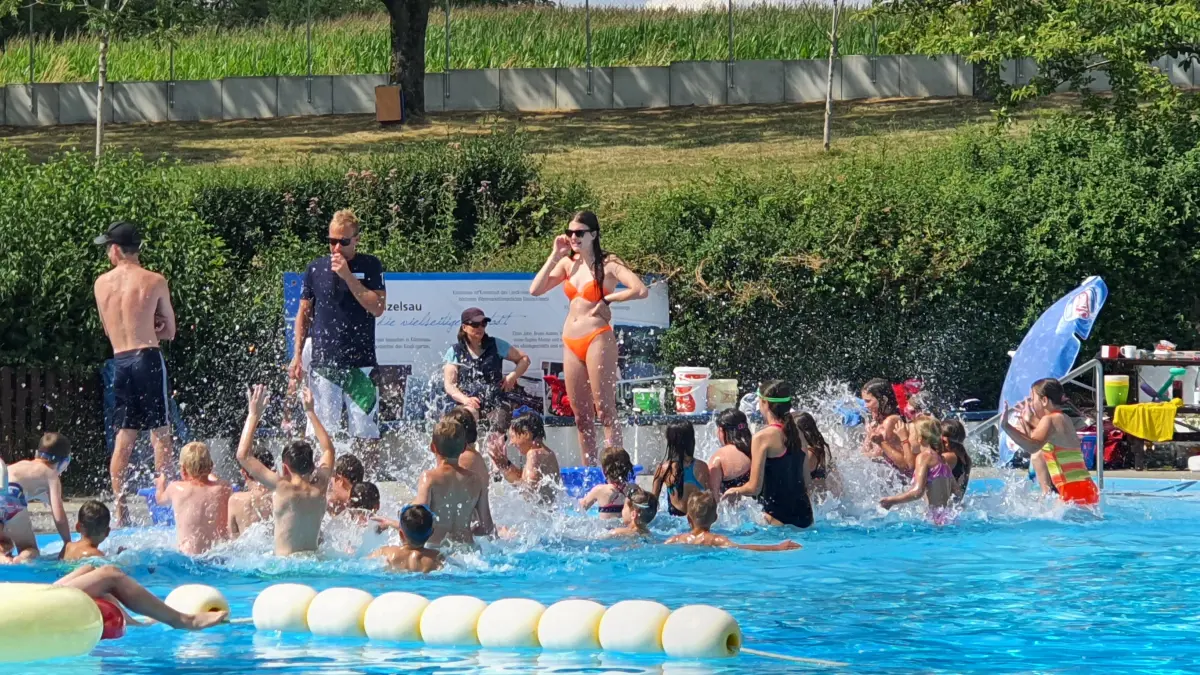 Der erfrischende Spaß für Alt und Jung im Langenburger Freibad scheint durch das große ehrenamtliche Engagement des Fördervereinsmitglieder für 2025 gesichert zu sein.
