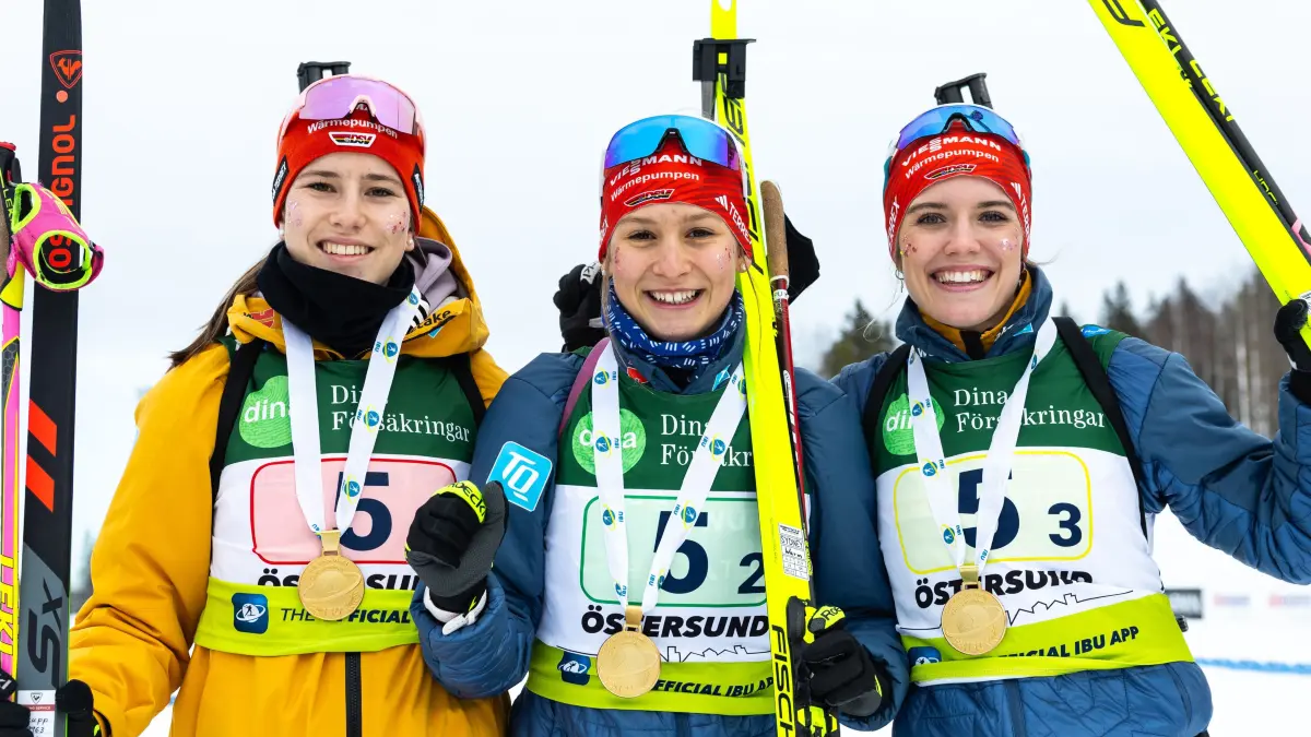 04.03.2025, Oestersund, Sweden (SWE): Gold for Germany with Melina Gaupp, GER, Sydney Wüstling, GER and Lena Siegmund - IBU Youth and Junior World Championships, relay youth women, Oestersund (SWE). www.biathlonworld.com © Danielsson/IBU. Handout picture by the International Biathlon Union. For editorial use only. Resale or distribution is prohibited.