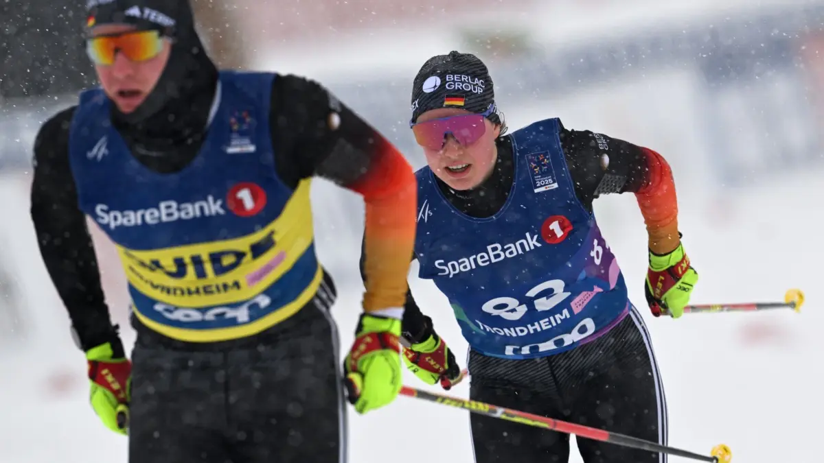 Ski nordisch: Weltmeisterschaft: 04.03.2025, Norwegen, Trondheim: Ski nordisch, Weltmeisterschaft, Langlauf, Damen, Sprint, Klassisch VI, Qualifikation: Linn Kazmaier aus Deutschland mit ihrem Guide (l) in Aktion. Foto: Hendrik Schmidt/dpa +++ dpa-Bildfunk +++