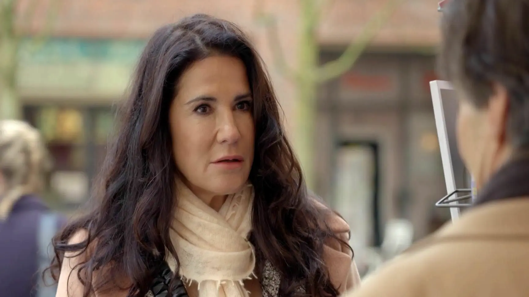 Elinor (Mariella Ahrens) kehrt wieder in den GZSZ-Kiez zurück.