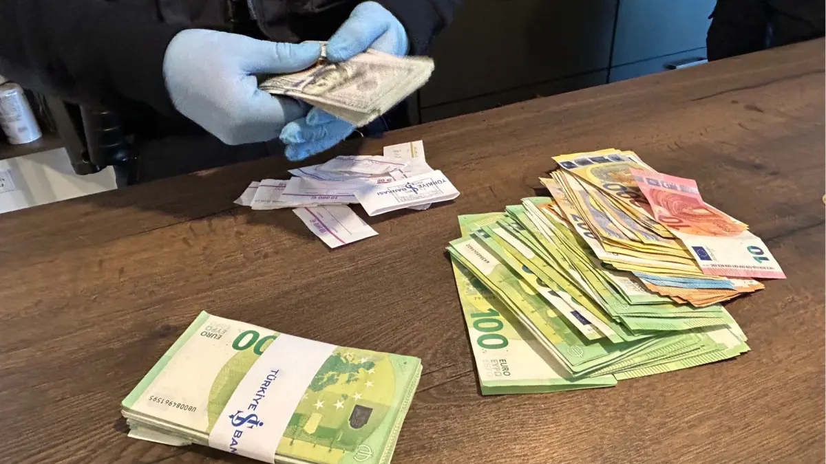 Das beschlagnahmte Geld bei der Razzia in Tübingen.