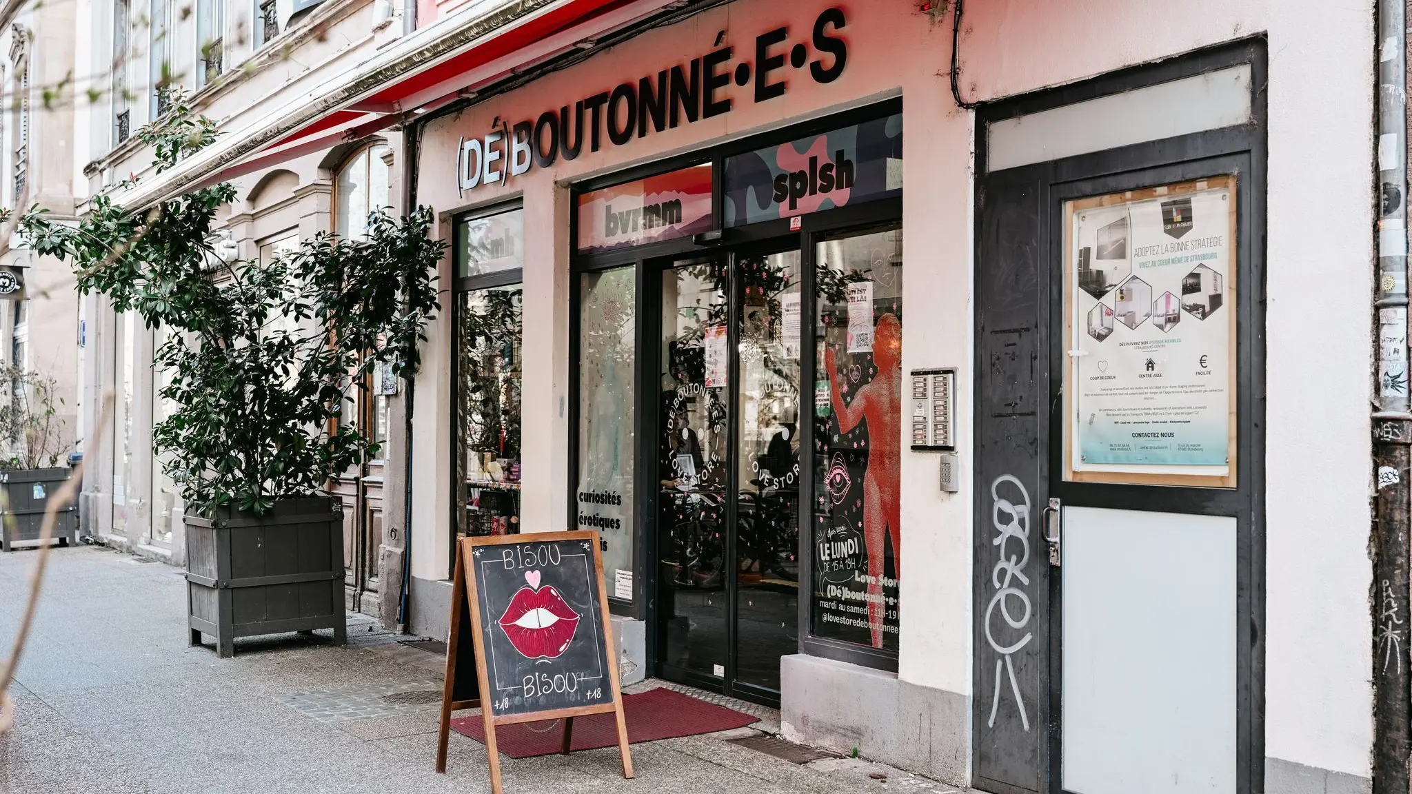 Sex-Toys Second Hand: Straburger Laden verkauft gebrauchtes Sexspielzeug | swp.de Sex-Toys Second Hand: Straburger Laden verkauft gebrauchtes Sexspielzeug | swp.de