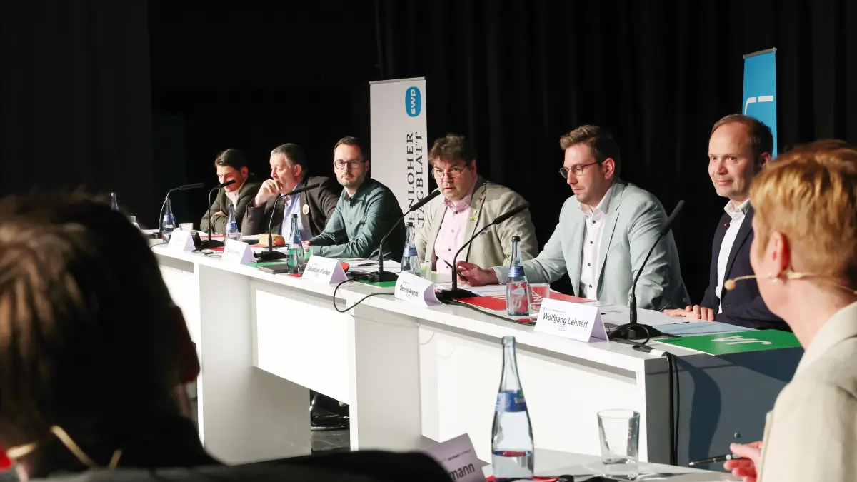 Von den sechs Kandidaten auf dem Podium haben drei das Gefühl, in einer sicheren Stadt zu leben. Aber: „Wir werden nicht jede Straftat verhindern können.“