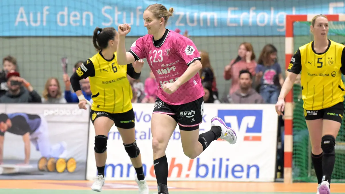 TusSies Metzingen vs. BVB Borussia Dortmund Handball, Handball, HBF, 19.Ligaspieltag, Saison 2024/2025, 15.03.2025: Verena Osswald (TusSies Metzingen, #23)
TusSies Metzingen vs. BVB Borussia Dortmund Handball, Handball, HBF, 19.Ligaspieltag, Saison 2024/2025, 15.03.2025
Foto: Eibner-Pressefoto/Tobias Baur