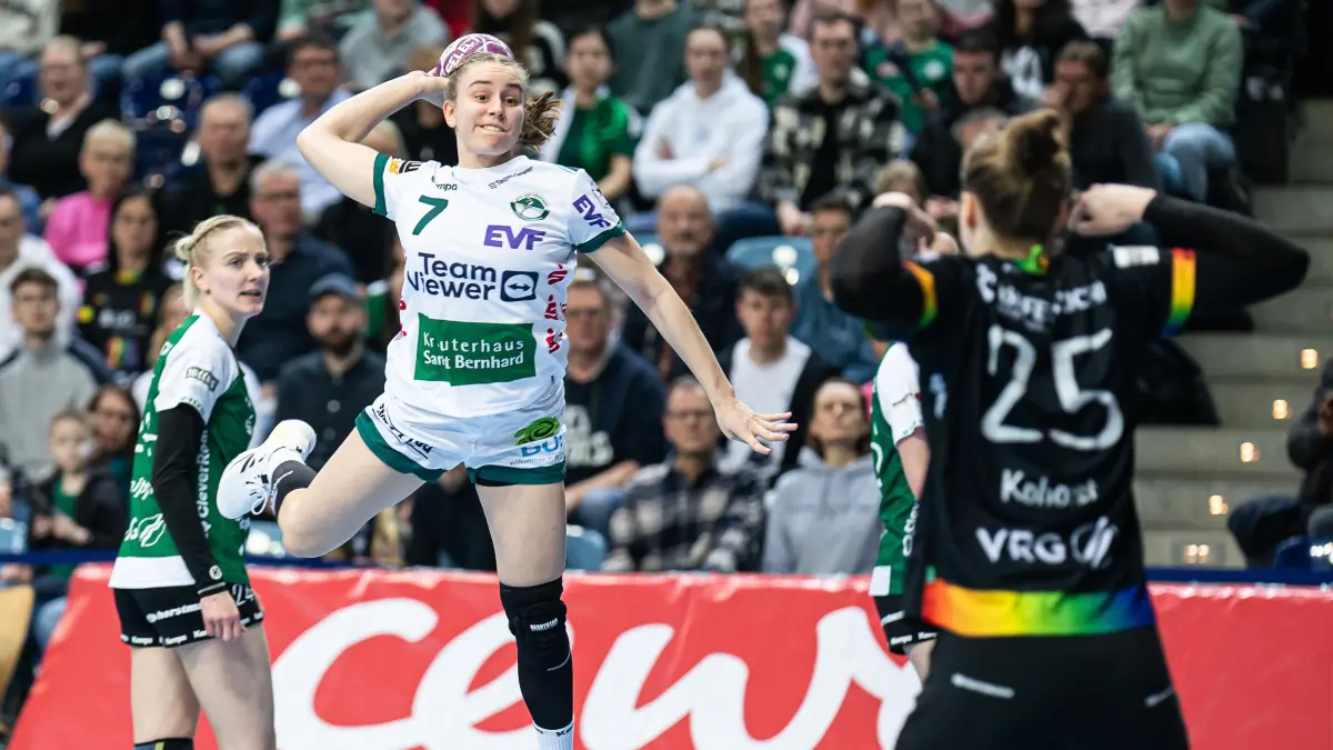 VfL Oldenburg vs. Frisch Auf Goeppingen, Handball, 1. Bundesliga, Spielzeit 2024/2025, 16.03.2025: Lea Watzl (Frisch Auf Frauen, #07) von aussen, VfL Oldenburg vs. Frisch Auf Goeppingen, Handball, 1. Bundesliga, Spielzeit 2024/2025, 16.03.2025
Foto: EIBNER/Michael Schmidt