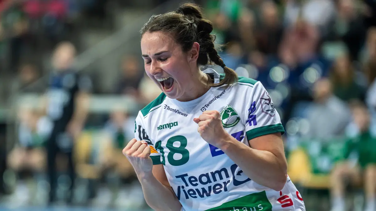 VfL Oldenburg vs. Frisch Auf Goeppingen, Handball, 1. Bundesliga, Spielzeit 2024/2025, 16.03.2025: Sarah Irmler (Frisch Auf Frauen, #18) jubelt nach einem Tor, VfL Oldenburg vs. Frisch Auf Goeppingen, Handball, 1. Bundesliga, Spielzeit 2024/2025, 16.03.2025
Foto: EIBNER/Michael Schmidt