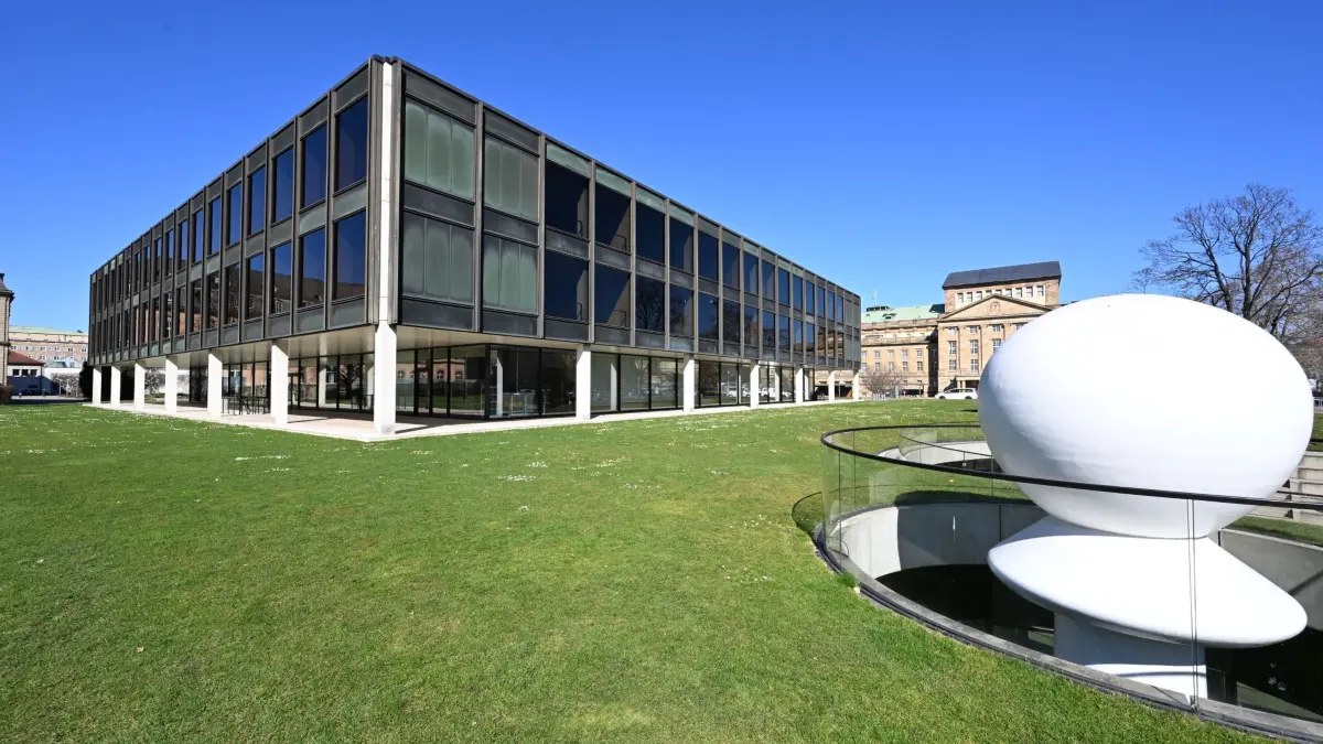 Landtag von Baden-Württemberg: 18.03.2025, Baden-Württemberg, Stuttgart: Das Gebäude des Landtags von Baden-Württemberg. Die nächste Landtagswahl in Baden-Württemberg findet voraussichtlich am 8. März 2026 statt. Diesen Termin hat Innenminister Strobl (CDU) einem Sprecher zufolge dem Kabinett vorgeschlagen. Foto: Bernd Weißbrod/dpa +++ dpa-Bildfunk +++