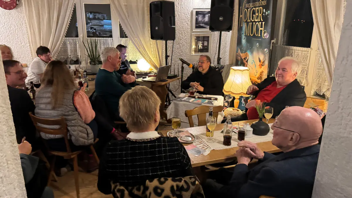 Holger Much liest in Burgfelden aus seinem neuesten Buch "Mondlieder und Mottentänze".