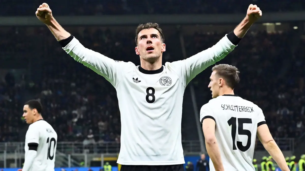 Italien - Deutschland: 20.03.2025, Italien, Mailand: Fußball: Nations League A, Italien - Deutschland, Play-off-Runde, Viertelfinale, Hinspiele, Stadio Giuseppe Meazza, Deutschlands Leon Goretzka (M) jubelt neben den Teamkollegen Jamal Musiala (l) und Nico Schlotterbeck über seinen Treffer zum 1:2. Foto: Domenico Cippitelli/LiveMedia-IPA/ZUMA Press Wire/dpa +++ dpa-Bildfunk +++