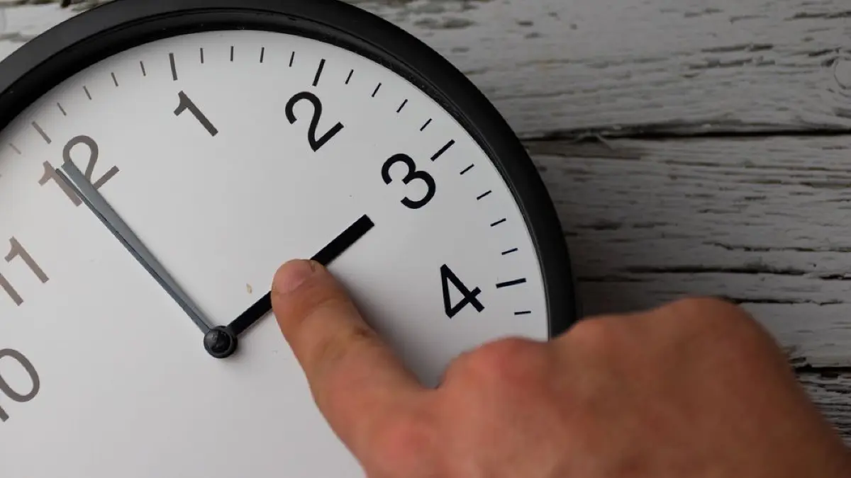 Die Zeitumstellung auf Sommerzeit war am 30. März 2025: Die Uhr wurde um eine Stunde vorgestellt. Erfahren Sie alles über die genaue Uhrzeit und Hintergründe der Umstellung.