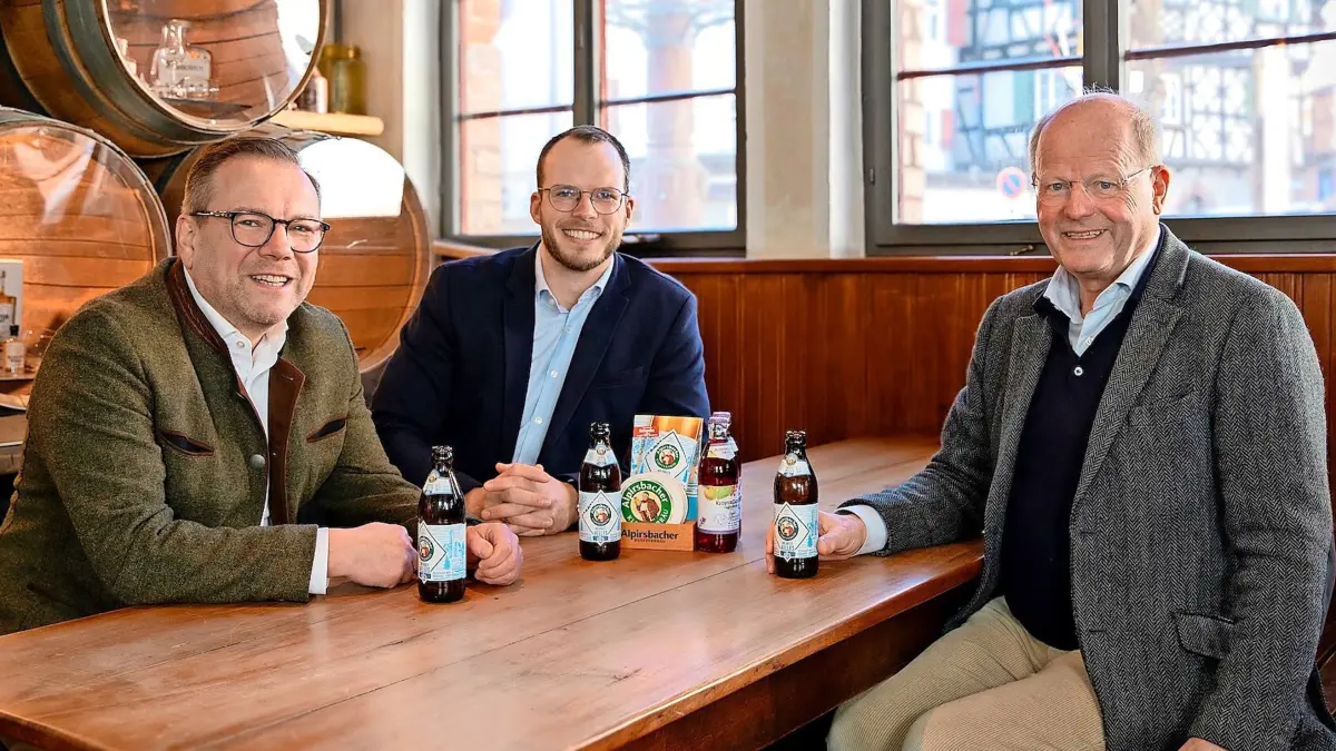 Die Alpirsbacher-Geschäftsführung (v.l.): Markus Schlör, Moritz Glauner und Carl Glauner