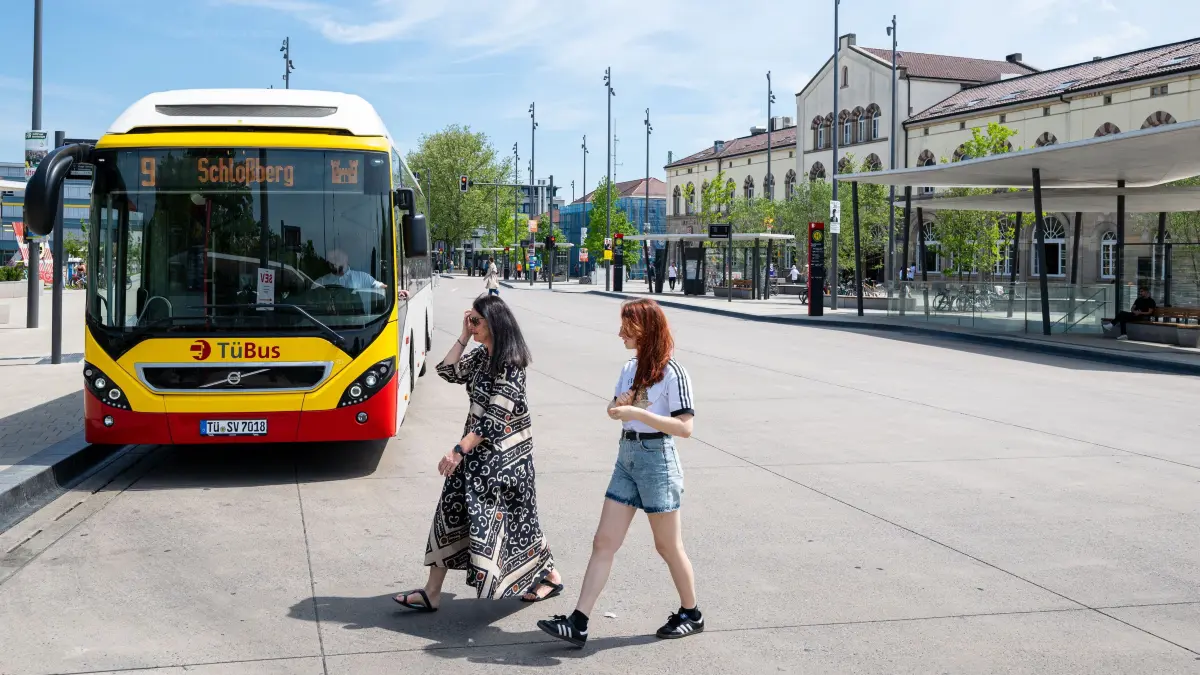 ZOB, Europaplatz, Bus, SWT, öffentlicher Nahverkehr, Hauptbahnhof, Bushaltestelle