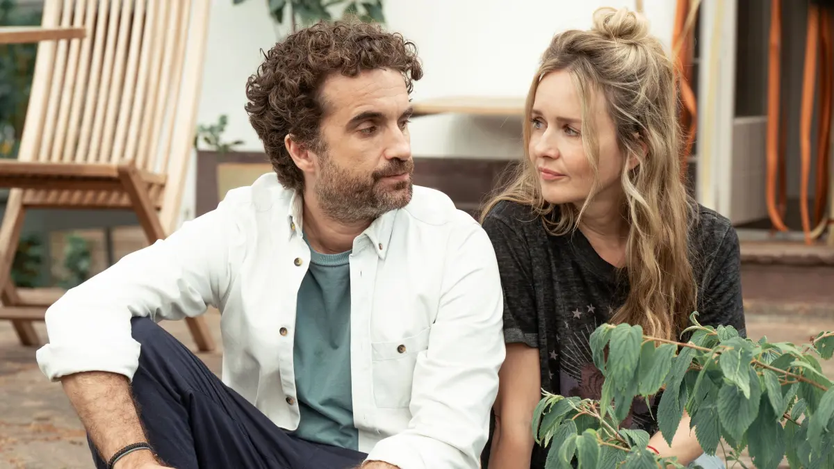 Miriam (Stefanie Stappenbeck) und Markus (Oliver Wnuk) sind ernüchtert, da die Stimmung auf der Party trotz ihrer guten Absichten gekippt ist.