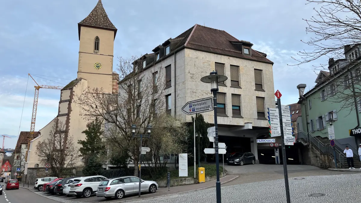 Das Horber Hospital zum Heiligen Geist in der klassischen Ansicht mit Liebfrauenkapelle. Ein Krankenhaus ist hier schon lang keines mehr. 2014 wurde hier die Geriatrische Reha eingeweiht. Am Montag soll's darum gehen, diese wieder zu schließen.