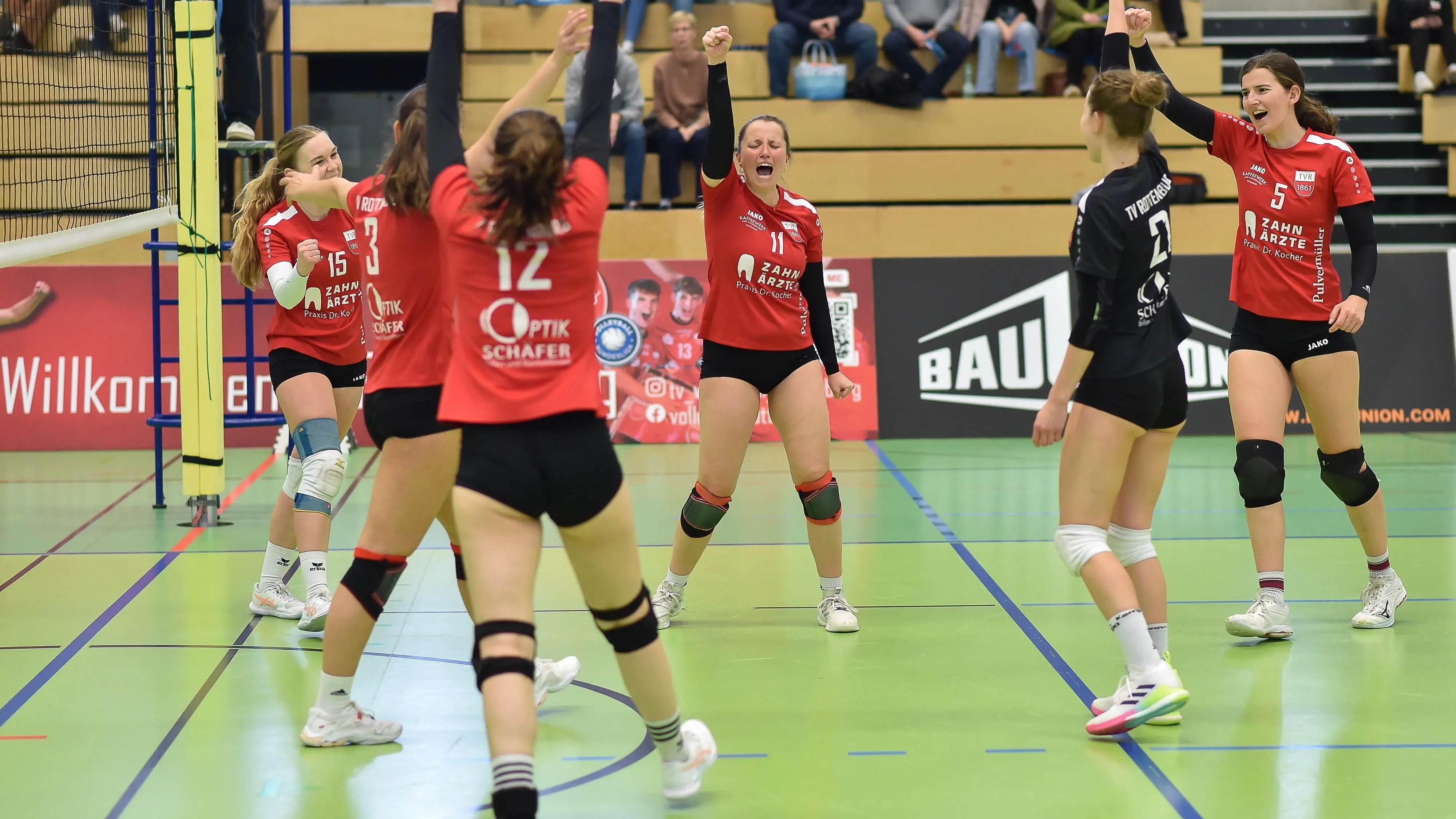 Volleyball-Oberliga: Rottenburgerinnen feiern, Pfrondorferinnen atmen ...