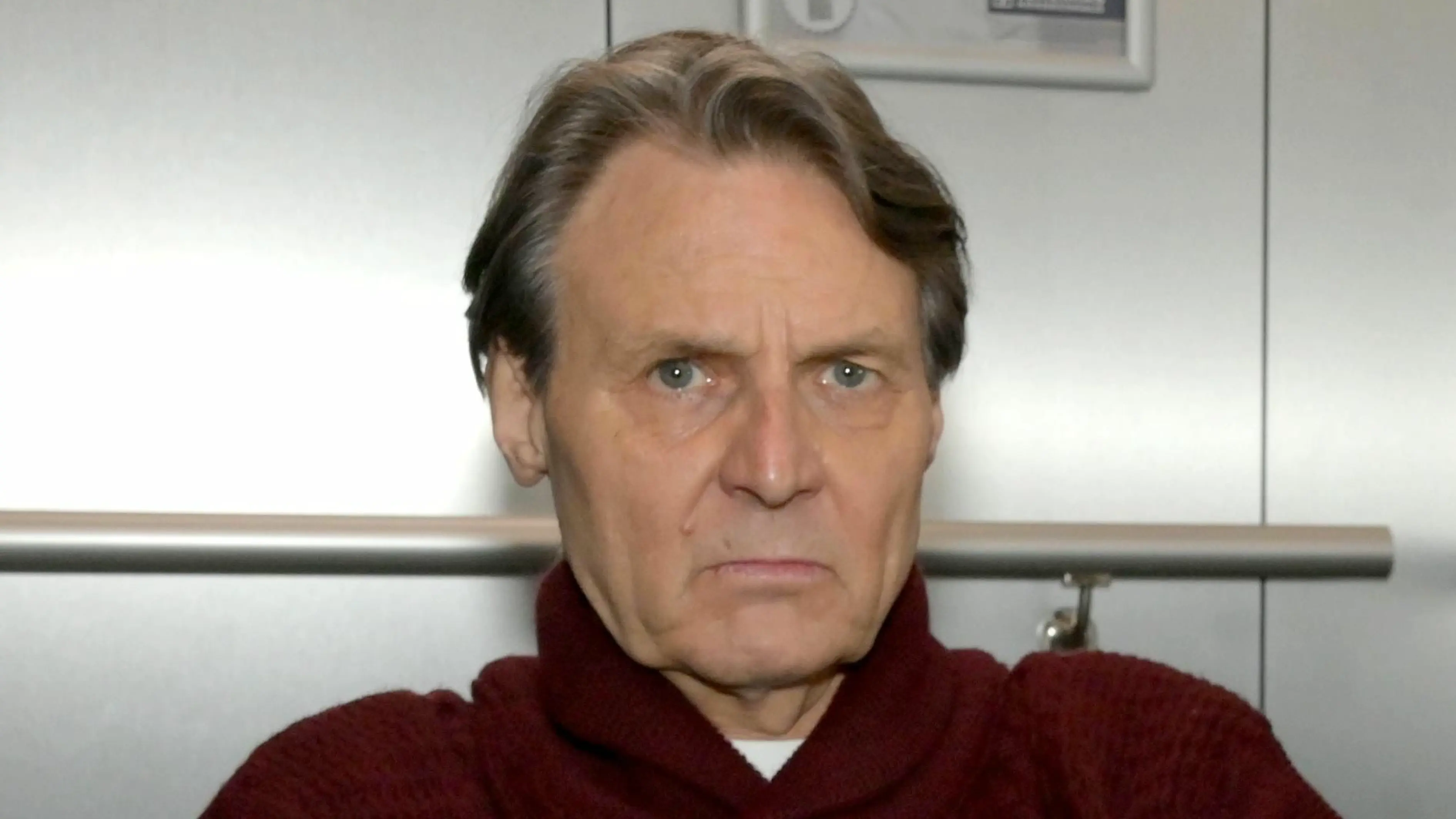 Jo Gerner (Wolfgang Bahro) muss das Wiedersehen mit seiner jüngsten Tochter absagen.