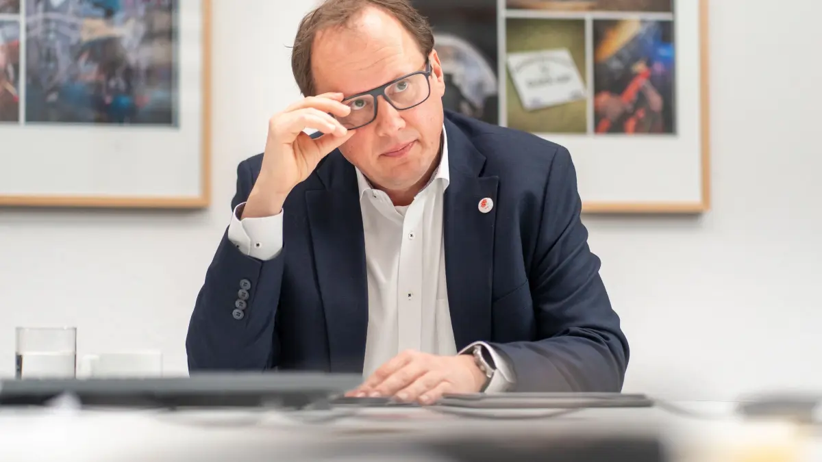 Zölle, Konjunkturflaute, Transformation: Wie gefährdet ist der Wirtschaftsstandort BW? Interview mit DGB-Chef Burmeister