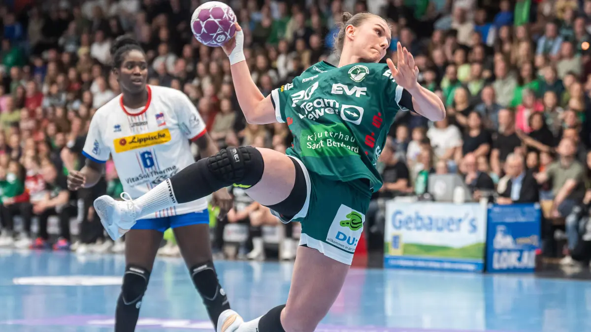 Frisch Auf Goeppingen vs. HSG Blomberg-Lippe, Handball, 1. Bundesliga, Spielzeit 2024/2025, 05.04.2025: Louisa de Bellis (Frisch Auf Frauen, #20) kommt am Kreis frei zum Wurf, Frisch Auf Goeppingen vs. HSG Blomberg-Lippe, Handball, 1. Bundesliga, Spielzeit 2024/2025, 05.04.2025
Foto: EIBNER/Michael Schmidt