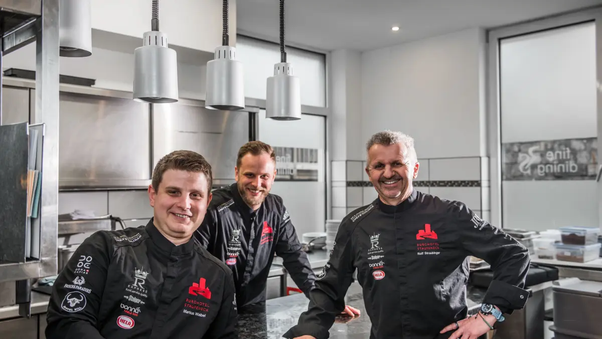 Staufeneck Generationenwechsel im Gourmetrestaurant fine dining Rolf Straubinger übergibt sein kulinarisches Erbe. Markus Waibel und Dominik Holl übernehmen als Doppelspitze