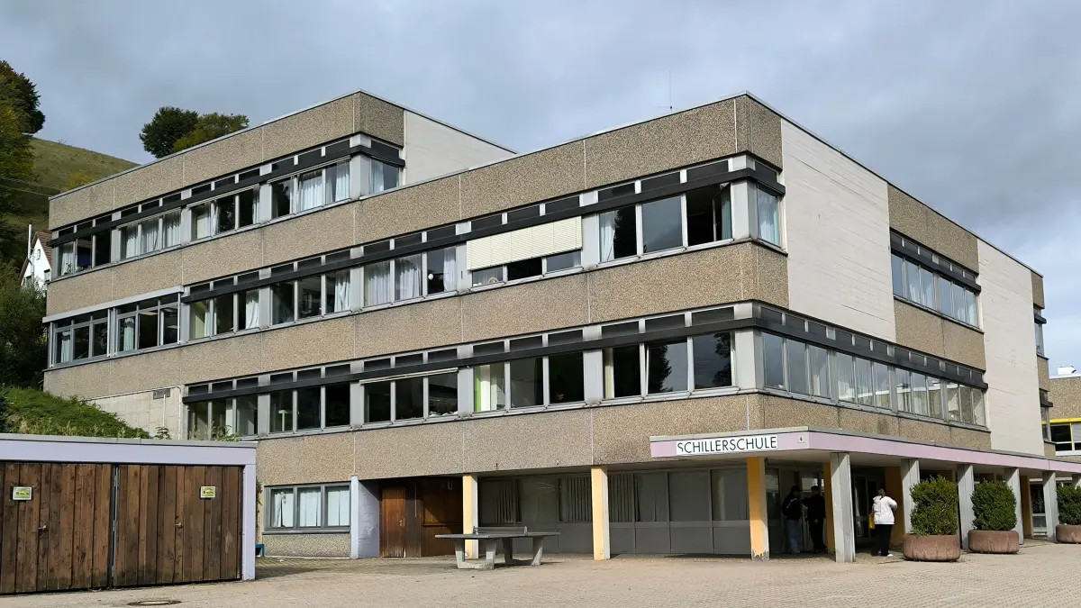 Die Schillerschule in Onstmettingen könnte bald geschlossen werden. Es ist eine Werkrealschule der Stadt Albstadt.