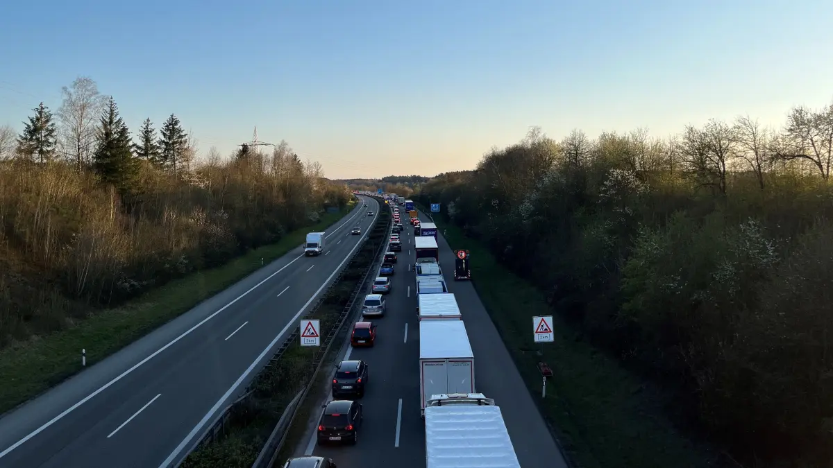Von Mittwochabend bis Donnerstagmorgen war die A81 wegen Asphaltarbeiten ohnehin gesperrt.